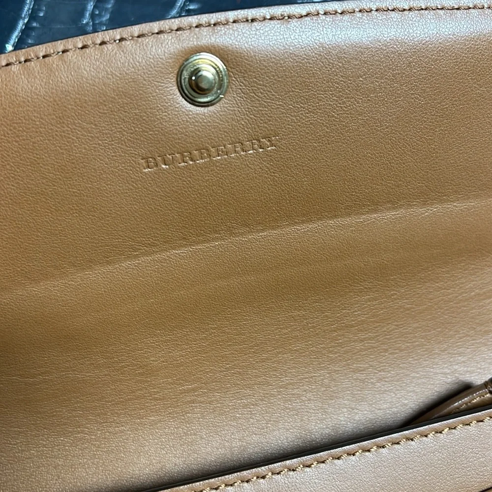 Burberry Wallet (Authentic) - Picture 6 of 15